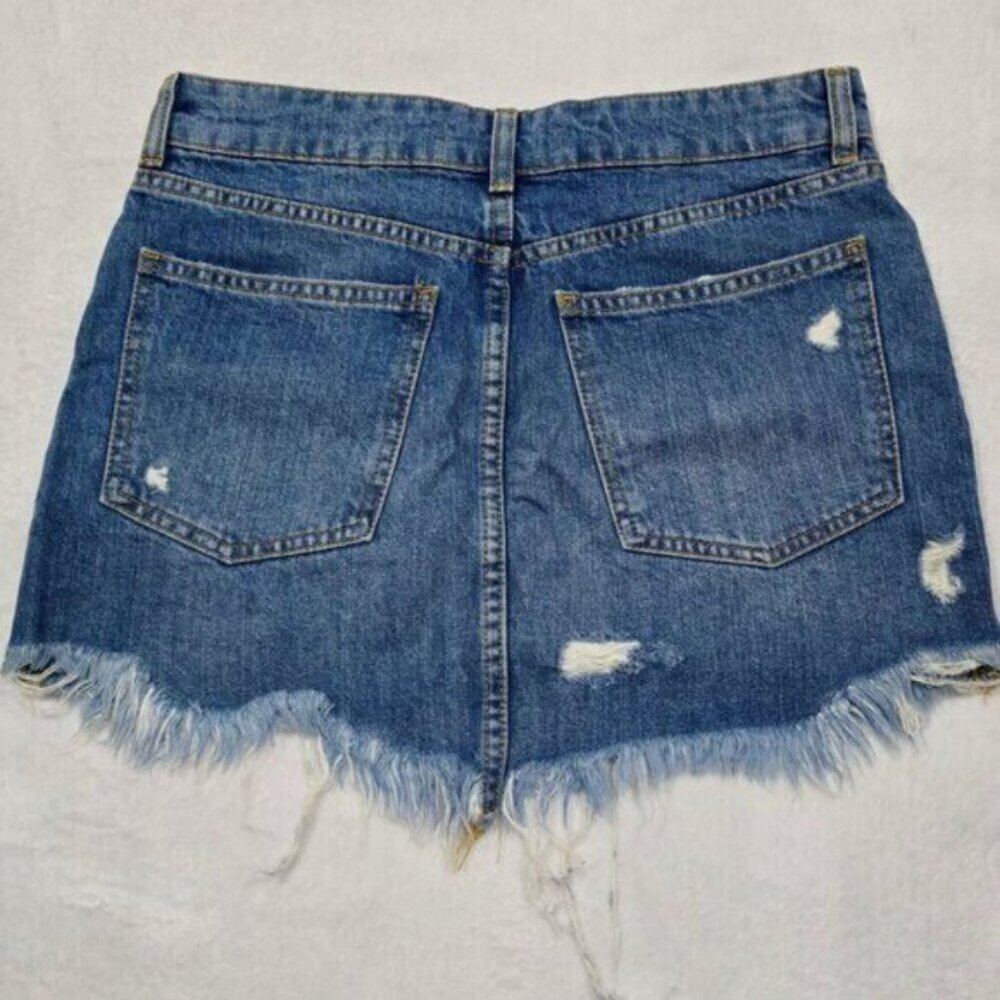 Free People ✦ Denim Mini Skirt ✦ Embroidered Roses Studs Raw Hem Distressed 26 - Picture 6 of 15